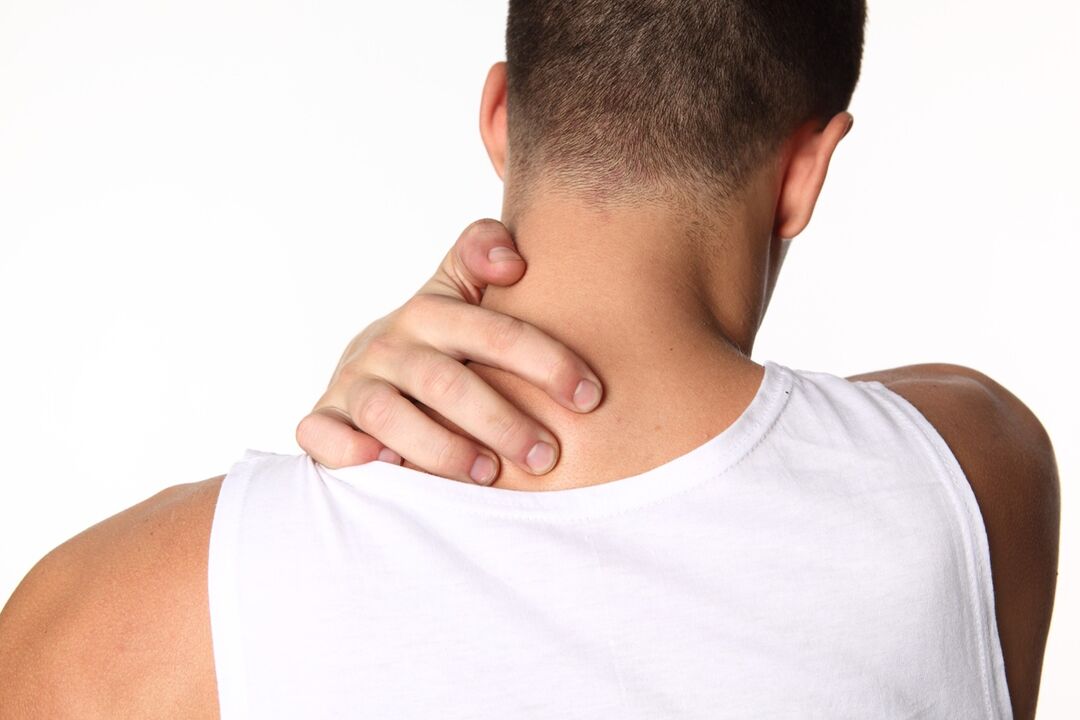 Cervical osteochondrosis is accompanied by discomfort and pain in the neck